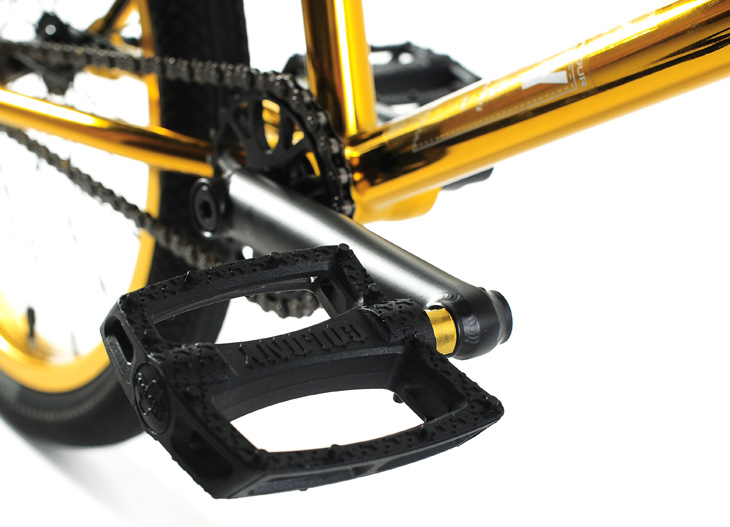 endeavour-gold-pedals